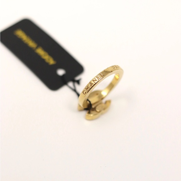 Pre-Owned Chanel Rhinestone Ring - Picture 4 of 4